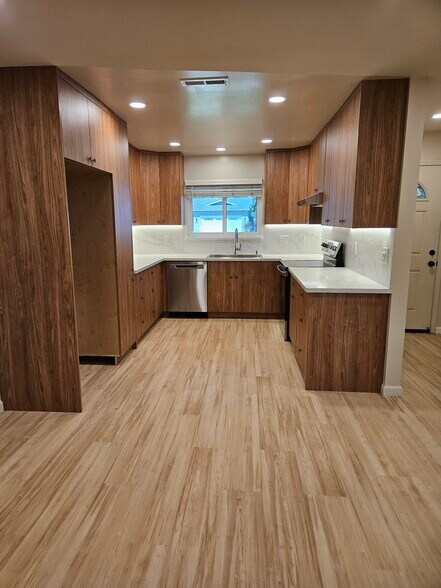 Building Photo - 1661 Arbor Dr