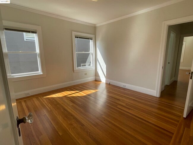 Building Photo - 1159 Winsor Ave