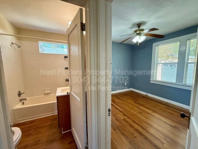 Building Photo - 625 Meteor St