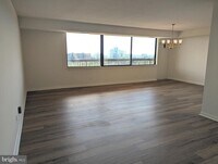 Building Photo - 3709 S George Mason Dr
