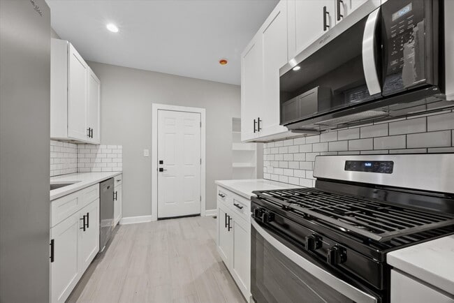 Building Photo - 8018 S Harvard Ave