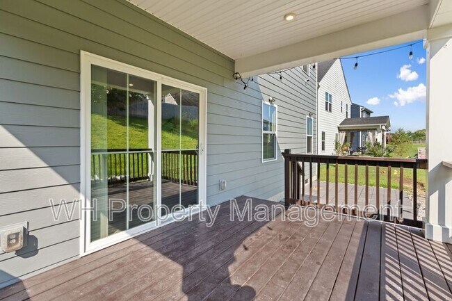 Building Photo - 441 Chinook Dr