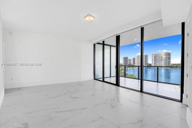 Building Photo - 5500 Island Estates Dr