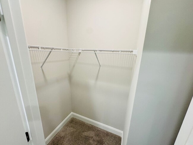 Building Photo - 3BR/3.5BA Townhome in The Crossing at Oxfo...
