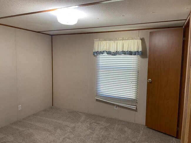 Building Photo - 2 bed 2 bath mobile home