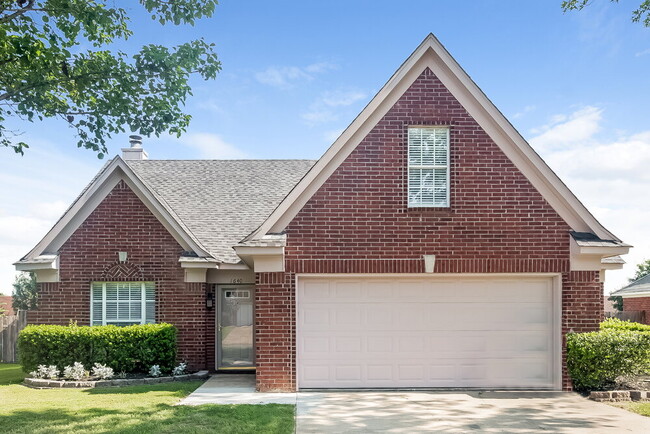 Building Photo - 1640 Saddle Ln