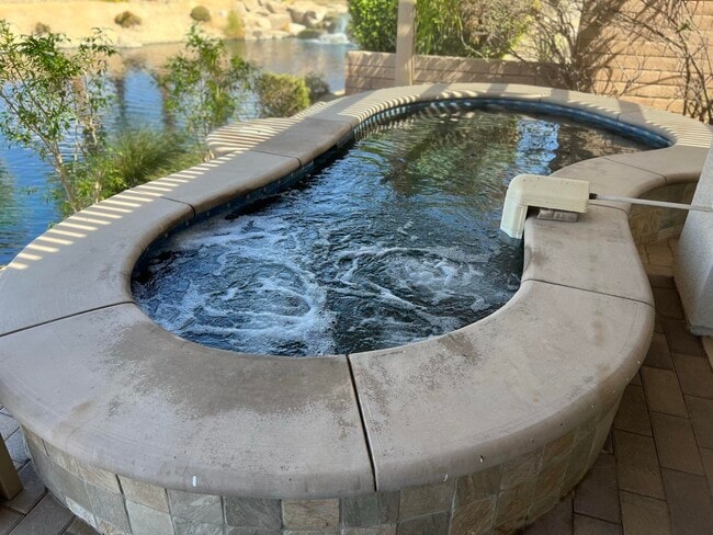 Building Photo - 59 Shoreline Dr