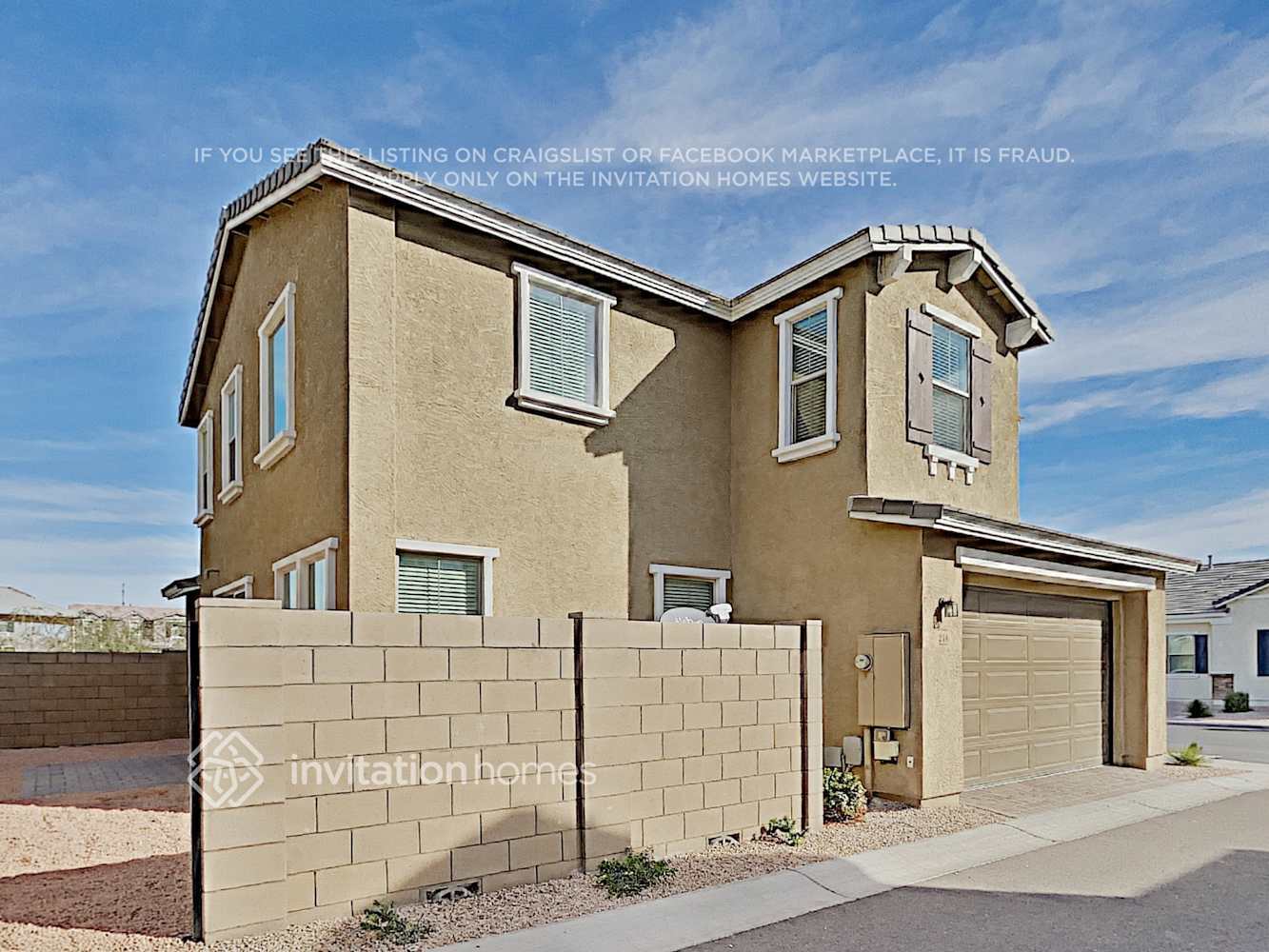 Building Photo - 214 N Sandal
