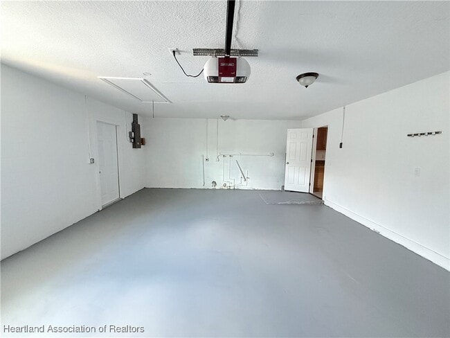 Building Photo - 944 Galaxy Ave