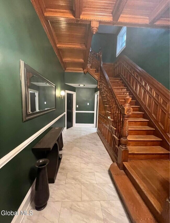 Building Photo - 612 Union St