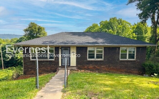 Building Photo - 1816 Doman Cir