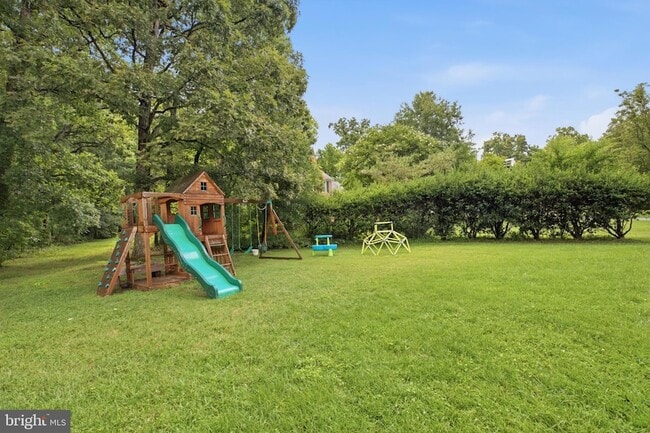 Building Photo - 7707 Lake Glen Dr