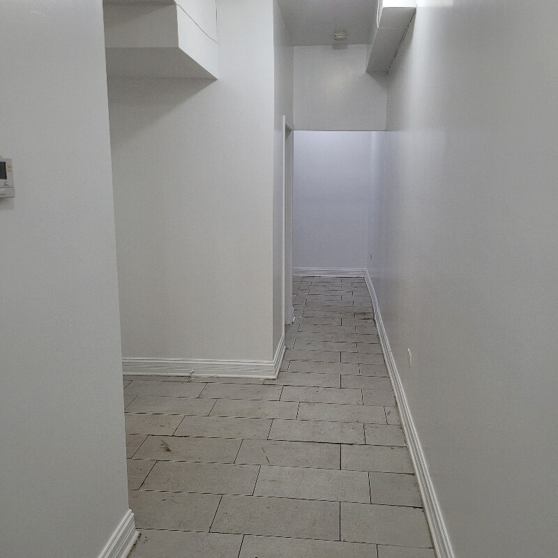 Building Photo - 6751 S Clyde Ave