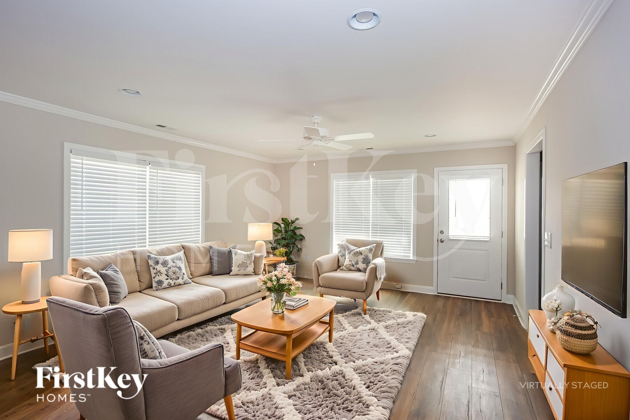 Building Photo - 621 E Mills Dr