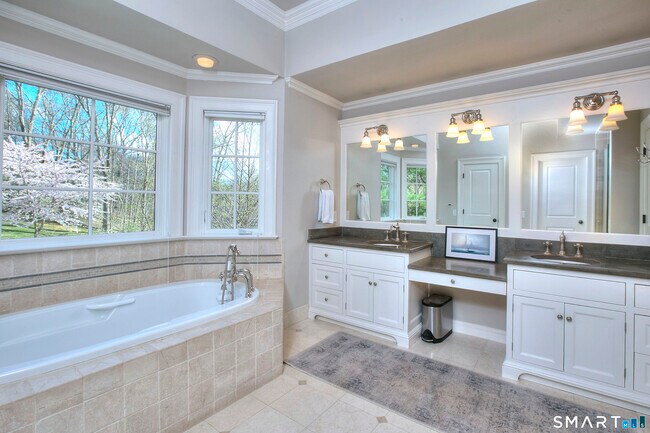 Building Photo - 37 Beaver Brk Rd