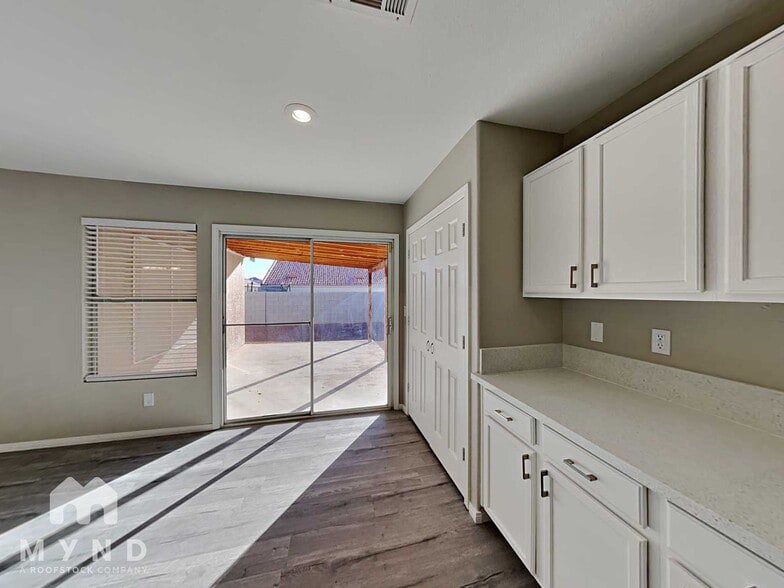 Building Photo - 5910 Hilmont St