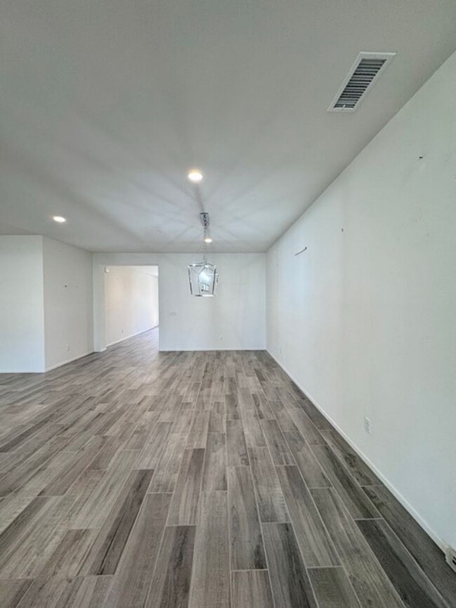 Building Photo - 4 bedroom single story Spencers Crossing h...