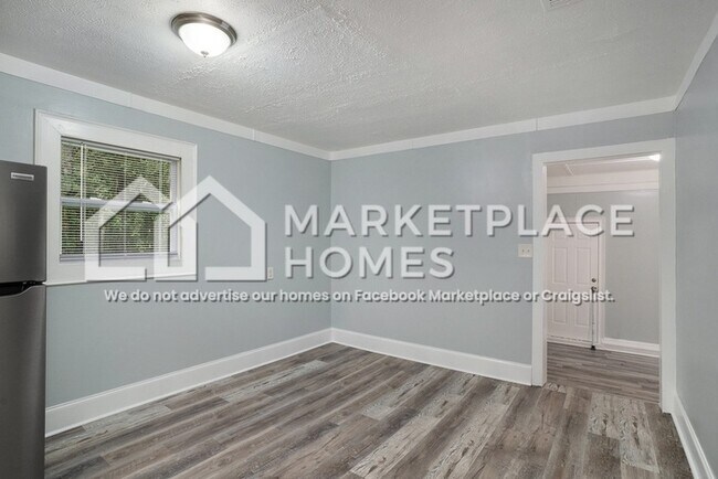Building Photo - 6258 Green Acres Dr SW