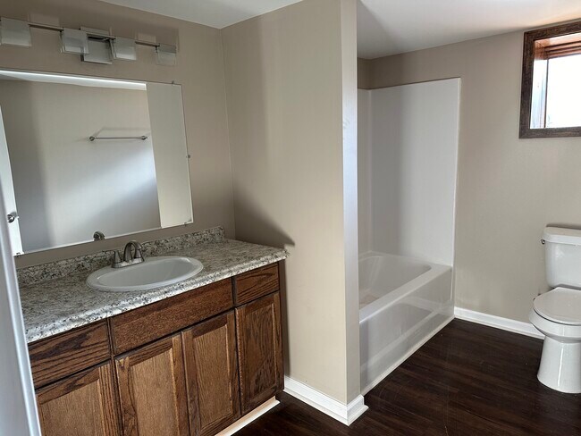 Building Photo - 741 Barron Dr