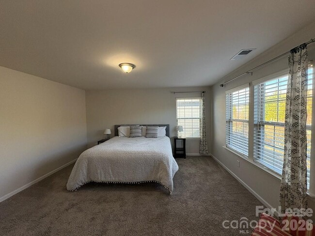 Building Photo - 1055 Delridge St