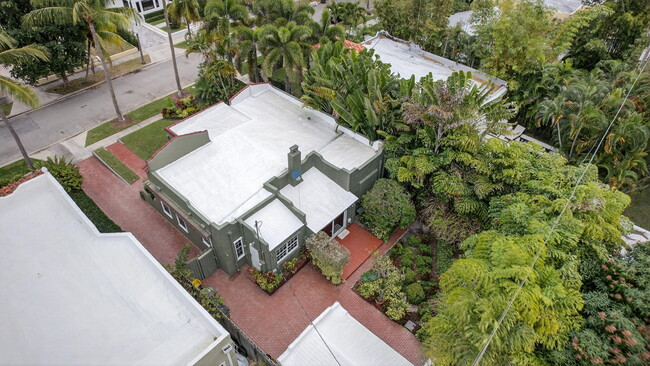 Building Photo - 616 Upland Rd