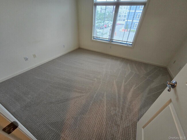 Building Photo - 410 Westchester Ave