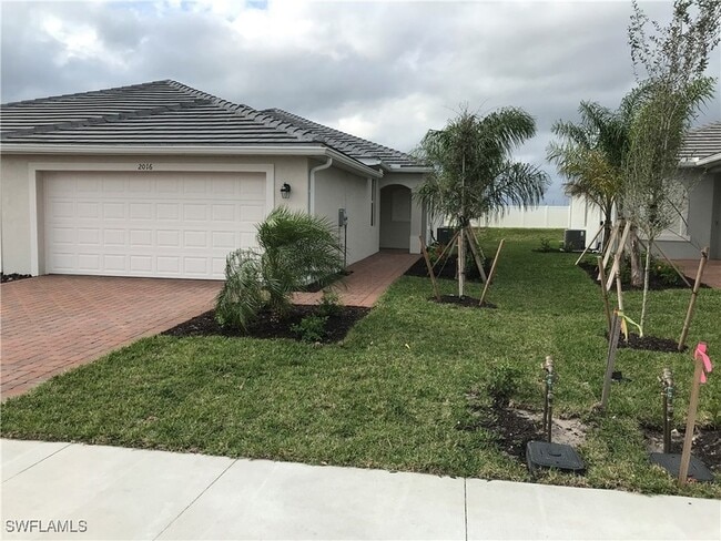 Building Photo - 2016 Vermont Ln