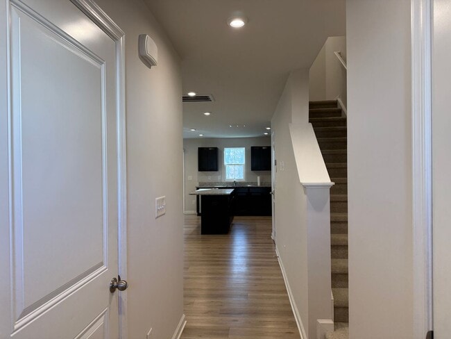 Building Photo - Modern 3-Bedroom Townhouse with Garage & Private Patio