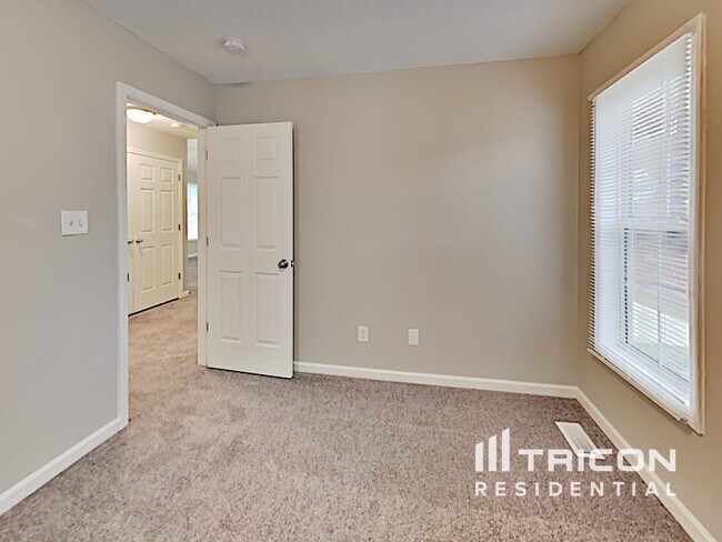 Building Photo - 2048 Ballston Pl