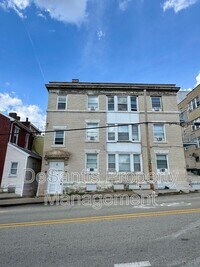 Building Photo - 512 S Millvale Ave