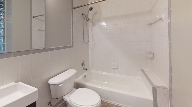 Building Photo - 1417 Chapin St NW