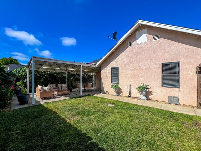 Building Photo - 25 Berna Ave