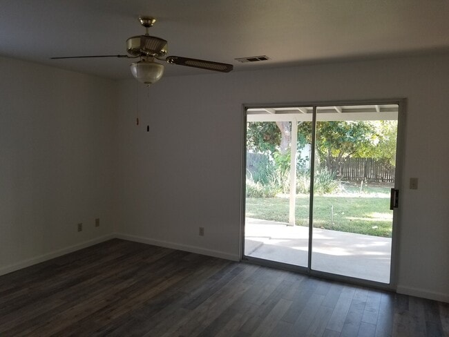 Building Photo - 3 Bedroom 2 Bath Home in Cottonwood