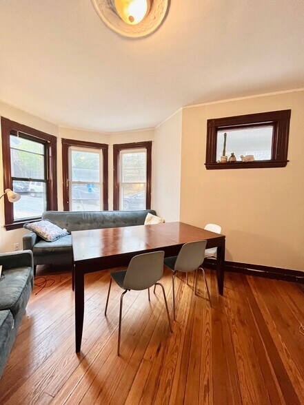 Building Photo - 2 Parker Hill Ter