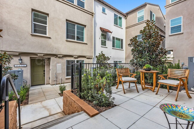 Building Photo - 2215 S Cordon Gln