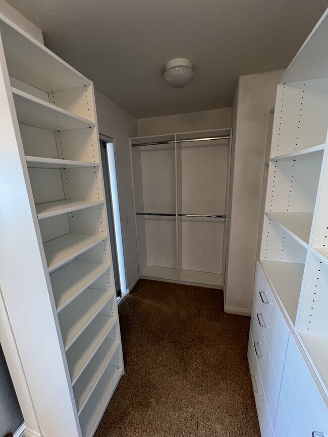 Building Photo - 42251 Harwick Ln
