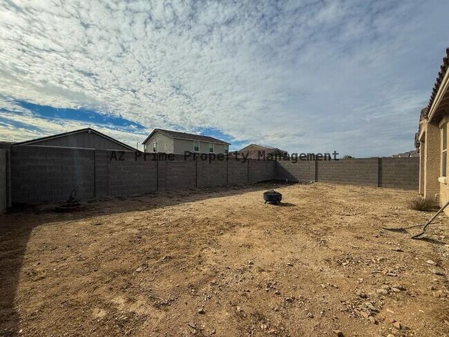 Building Photo - 19757 W Pinchot Dr