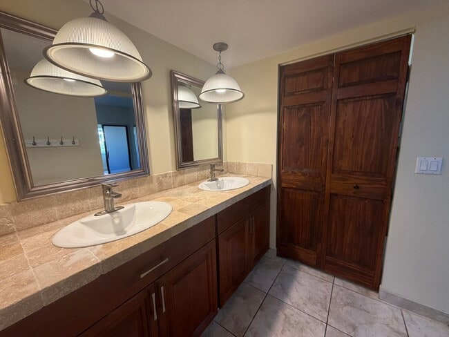 Building Photo - 12661 Westhampton Cir