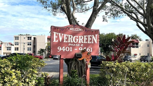 Building Photo - 9451 Evergreen Pl