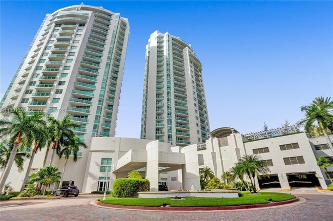 Building Photo - 19400 Turnberry Way