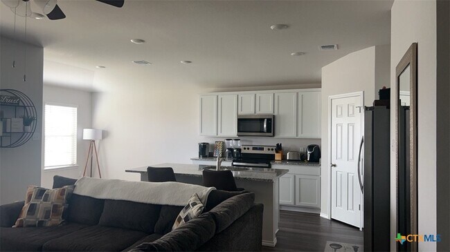 Building Photo - 1525 Piedmont St