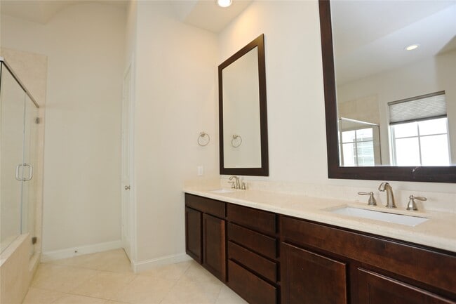 Building Photo - 3226 McKinney St