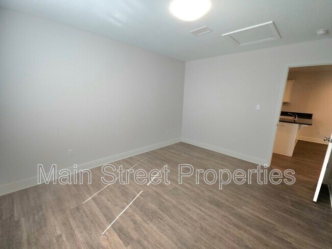 Building Photo - 313 N Navy Blvd