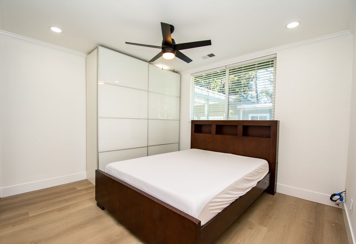 Building Photo - 1099 Bradford Dr