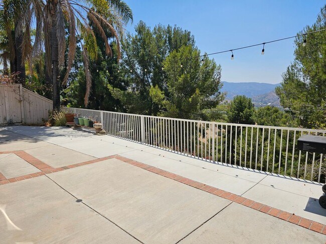 Building Photo - 23850 Nicole Way