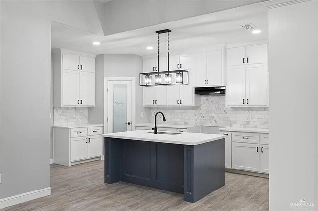 Building Photo - 20 N Sugar Bear Dr