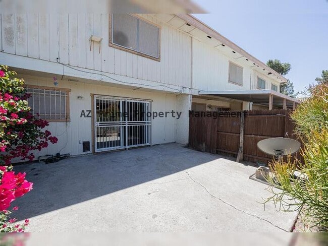 Building Photo - 8059 N 31st Ln