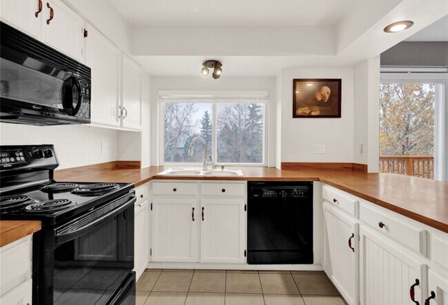 Building Photo - 7650 Conifer Dr