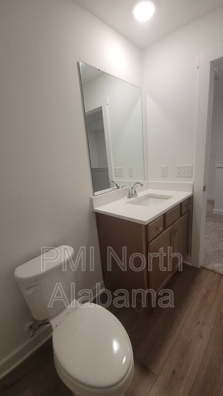 Building Photo - 7601 Discovery Pt Dr NW