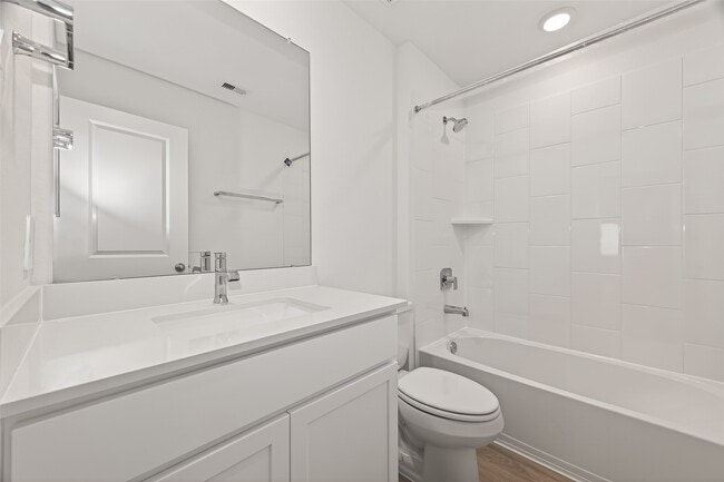 Building Photo - 3827 Langridge Dr